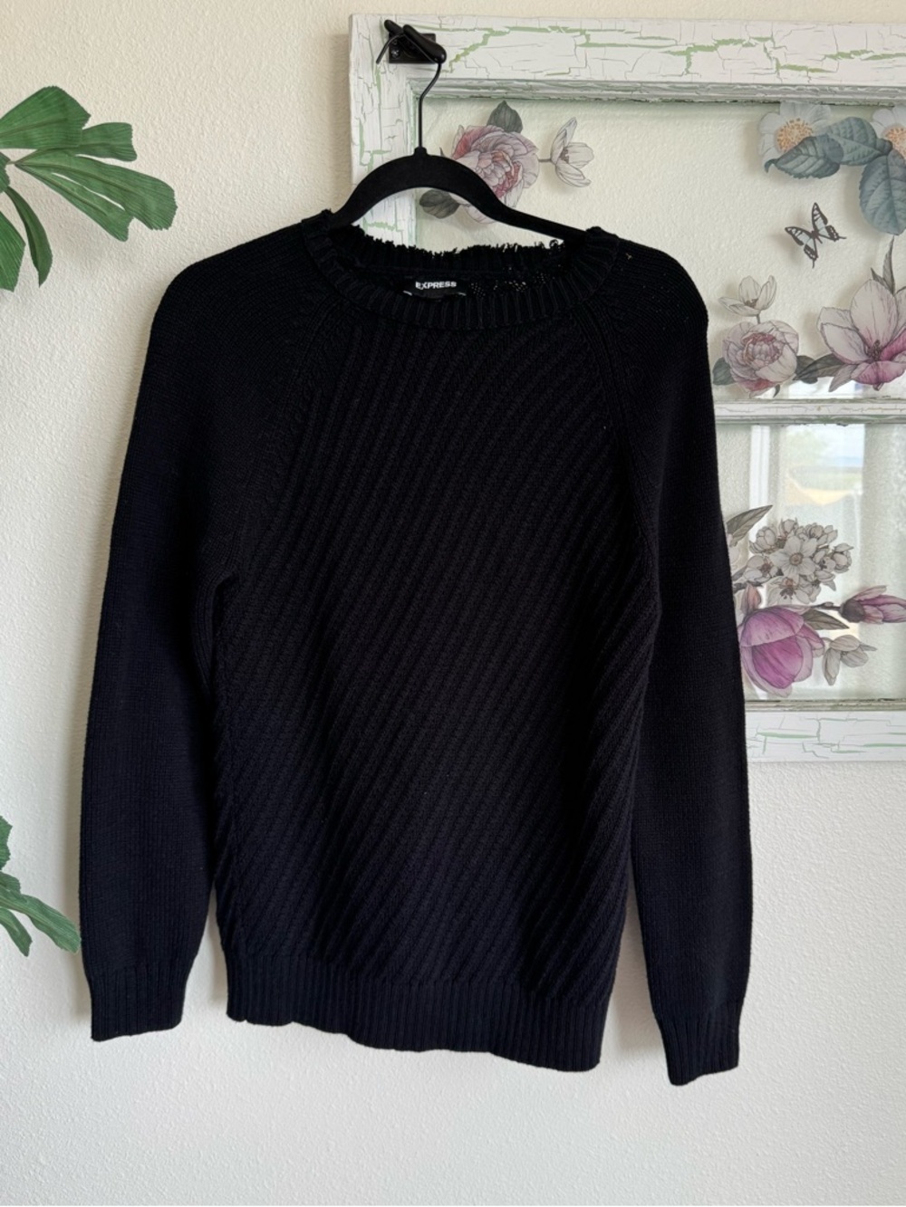 Women’s Express Black Diagonal-Rib Crewneck Sweater Size S